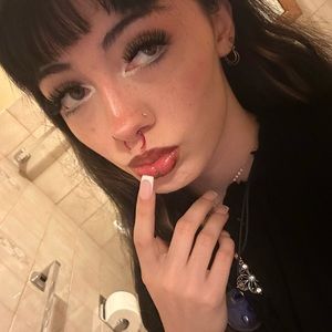 Meet your Posher, Aliana